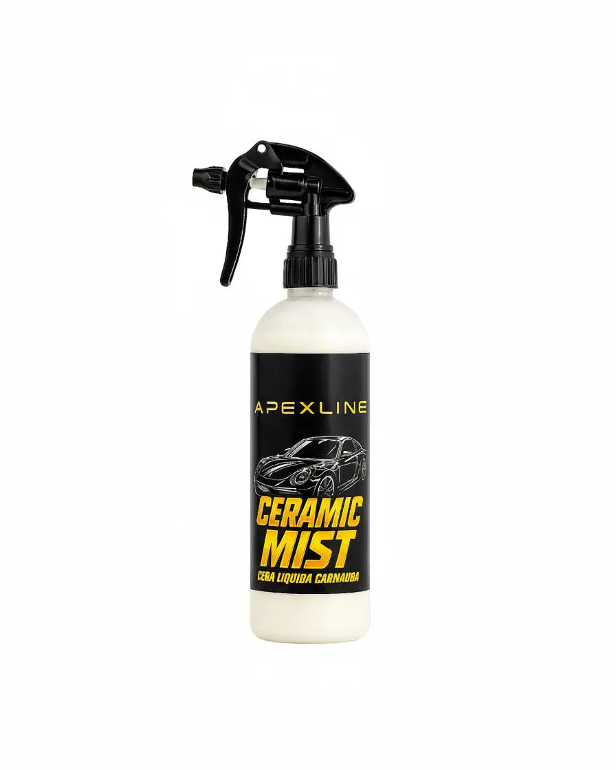 Bote cera líquida carnauba fondo blanco, bote con letras doradas y etiqueta negra con líquido blanco